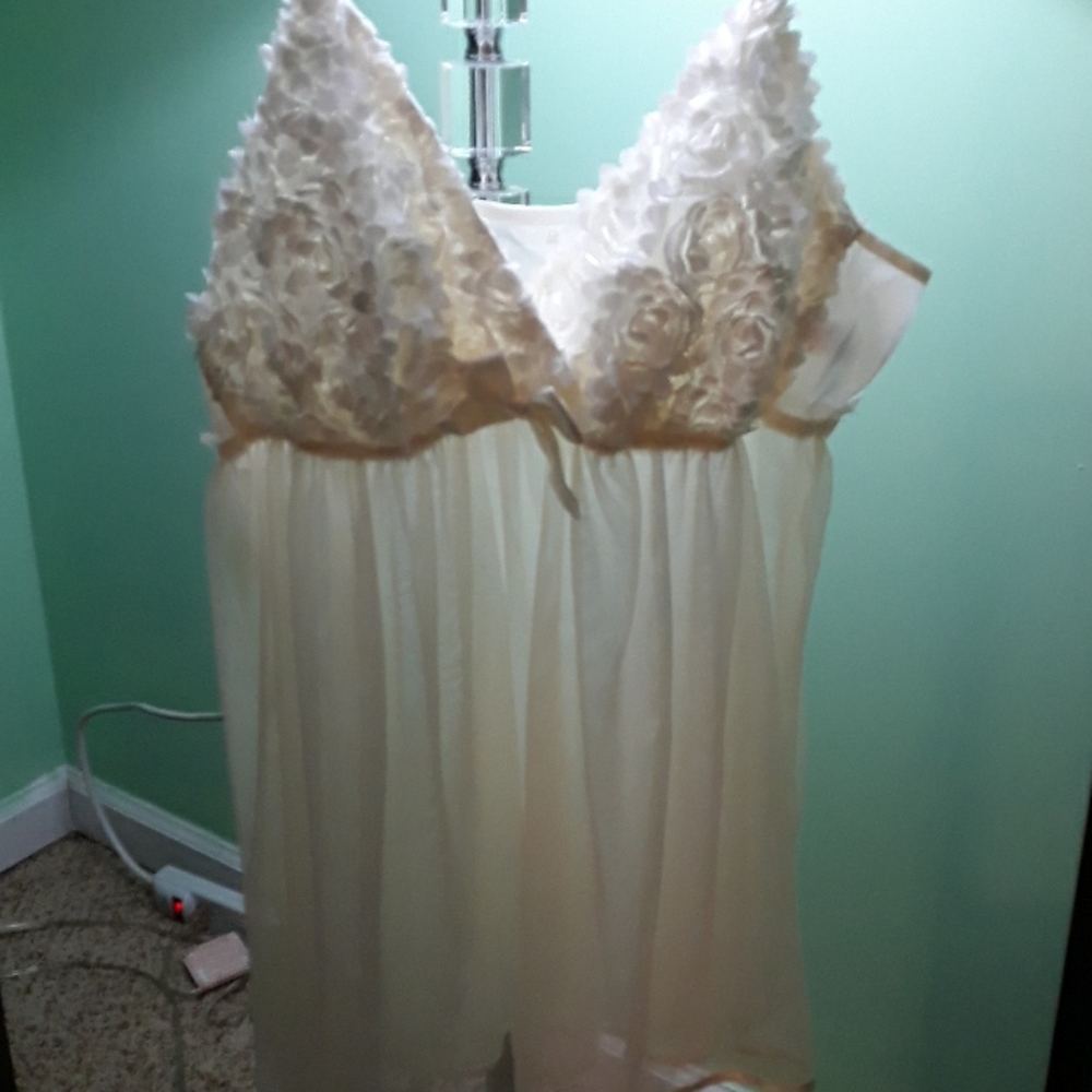 White Floral See-Thru Babydoll Slip Size 2X